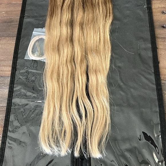 NEW-HIDDEN CROWN- BUNGEE PONYTAIL- COLOR 882 dark ash blonde wavy-human hair 18” - Picture 12 of 15